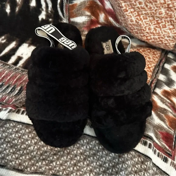 UGG Black Fluff Yeah Slippers size 6 slides womens - Picture 6 of 9